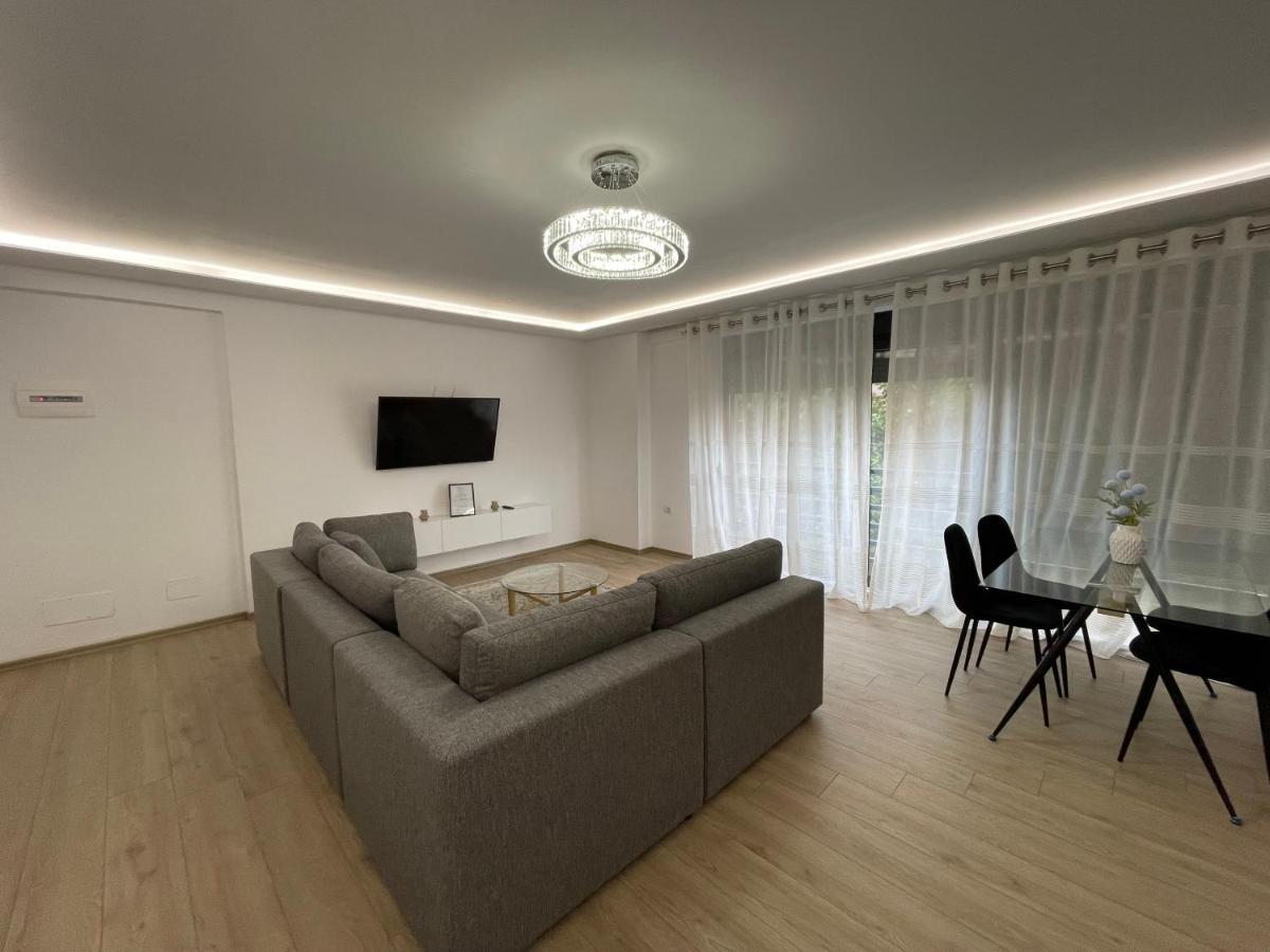 New Bazaar 2022 Apartment ติรานา ภายนอก รูปภาพ