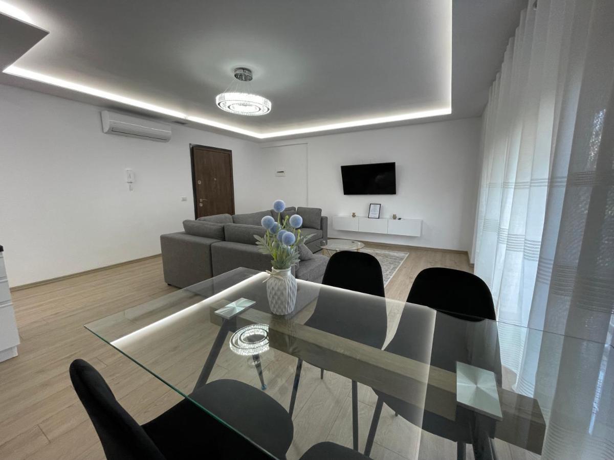 New Bazaar 2022 Apartment ติรานา ภายนอก รูปภาพ