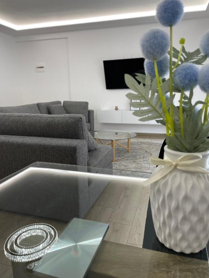 New Bazaar 2022 Apartment ติรานา ภายนอก รูปภาพ