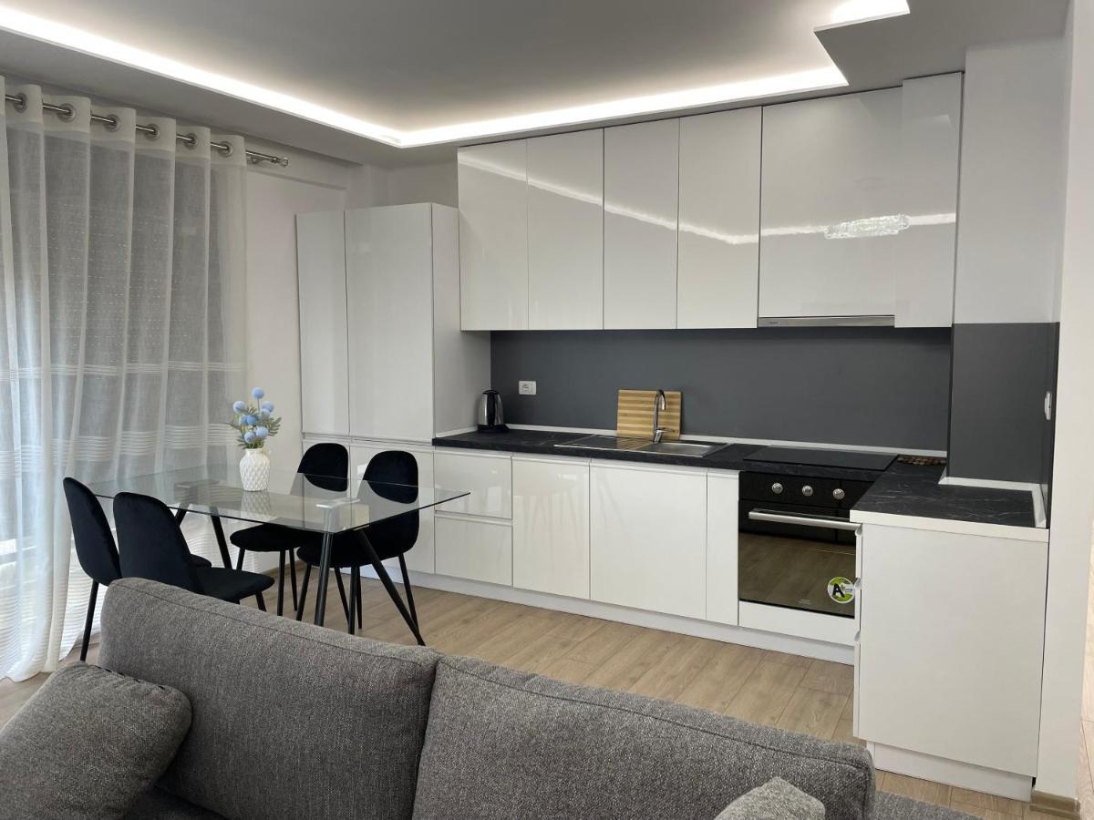 New Bazaar 2022 Apartment ติรานา ภายนอก รูปภาพ