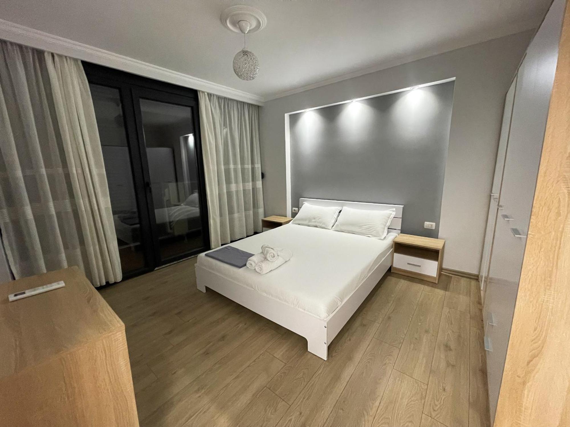 New Bazaar 2022 Apartment ติรานา ภายนอก รูปภาพ