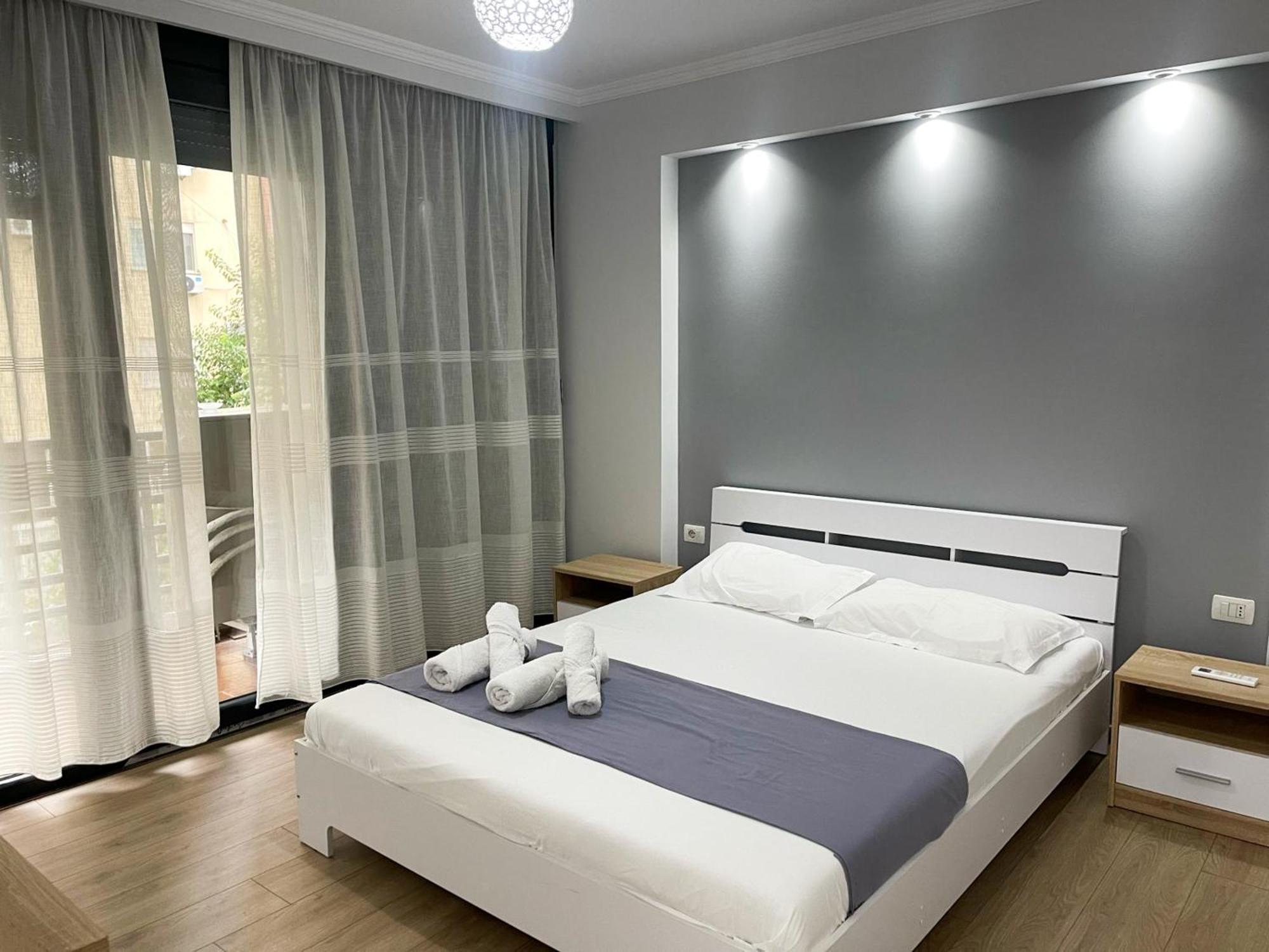 New Bazaar 2022 Apartment ติรานา ภายนอก รูปภาพ
